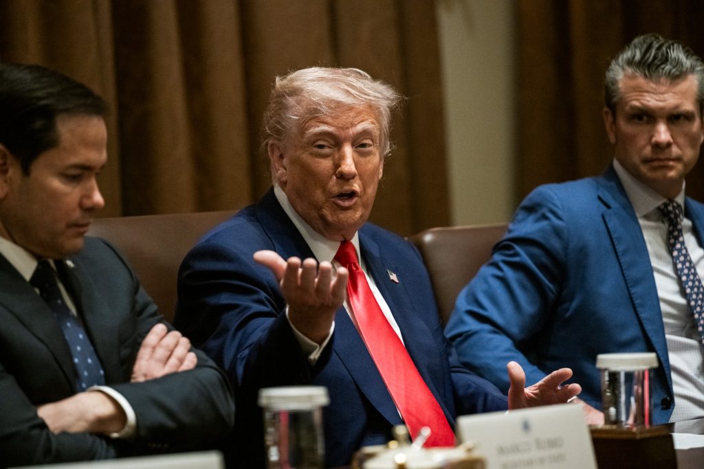 Trump slår tillbaka: Inget land går fritt denna gång