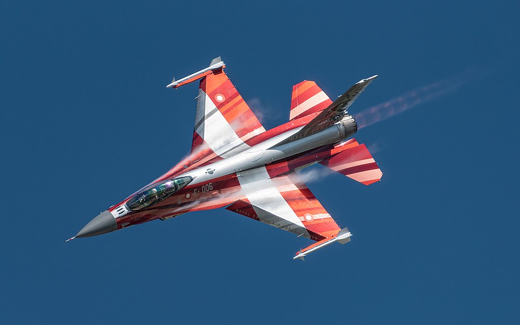 Danmark stärker Grönland: F-16-stridsflyg skickas norrut