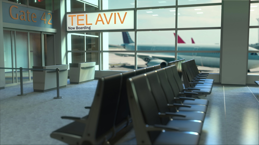 Fångade i kriget: 40 000 turister fast i Israel