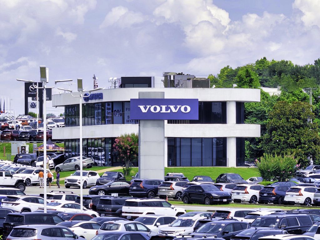 Hur hamnade en ny Volvo i Ryssland? Svensk koncern inleder utredning