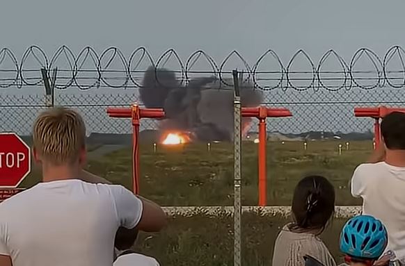 Polskt F-16 störtar under generalrepetition inför Radom Air Show